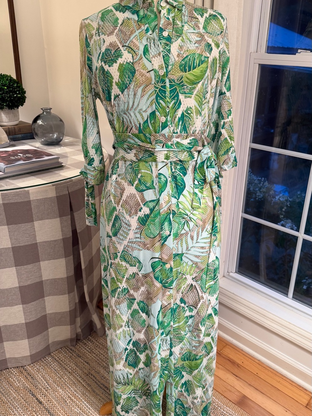Bognar Blu Gorgeous Green Tropical Print Button-Front Maxi Dress. NWT . Size S